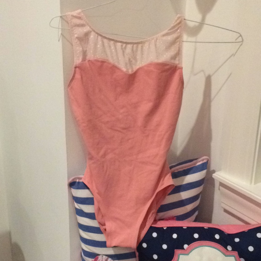 Anslie wear leotard
